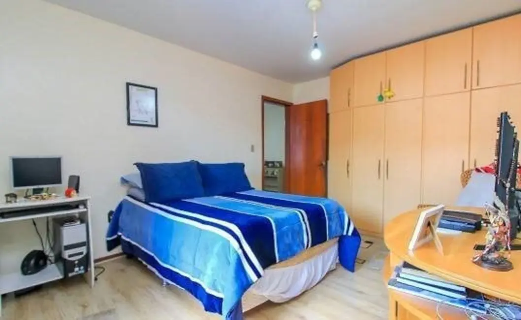 Casa com 4 quartos à venda, 258m2 em Espírito Santo, Porto Alegre - RS - imagem 3 Foto 3 de Casa com 4 quartos à venda, 258m2 em Espírito Santo, Porto Alegre - RS
