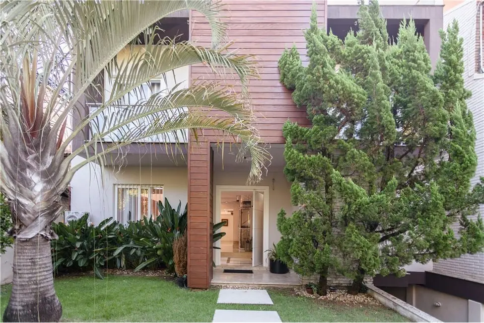 Casa com 5 quartos à venda, 550m2 em Chácara das Pedras, Porto Alegre - RS - imagem 5 Foto 5 de Casa com 5 quartos à venda, 550m2 em Chácara das Pedras, Porto Alegre - RS