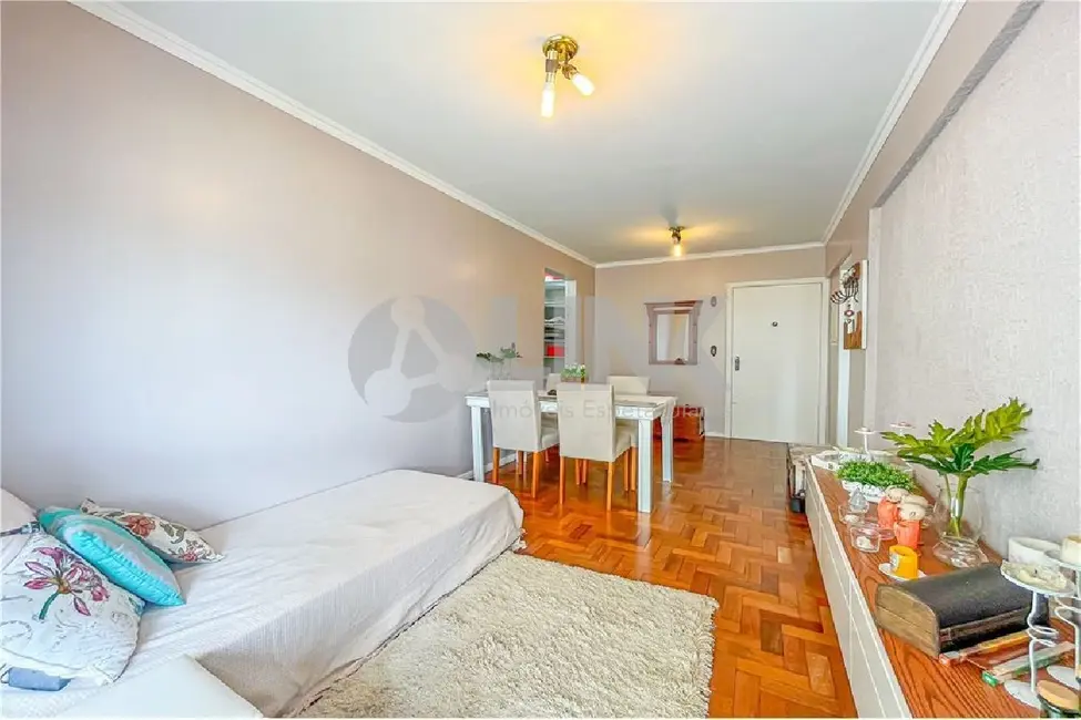 Apartamento com 1 quarto à venda, 56m2 em Passo da Areia, Porto Alegre - RS - imagem 8 Foto 8 de Apartamento com 1 quarto à venda, 56m2 em Passo da Areia, Porto Alegre - RS
