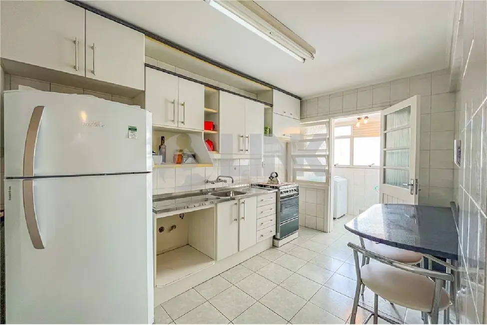 Apartamento com 1 quarto à venda, 56m2 em Passo da Areia, Porto Alegre - RS - imagem 9 Foto 9 de Apartamento com 1 quarto à venda, 56m2 em Passo da Areia, Porto Alegre - RS