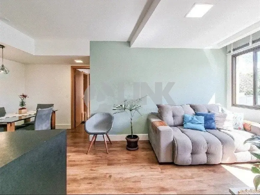 Foto 2 de Apartamento com 2 quartos à venda, 68m2 em Menino Deus, Porto Alegre - RS