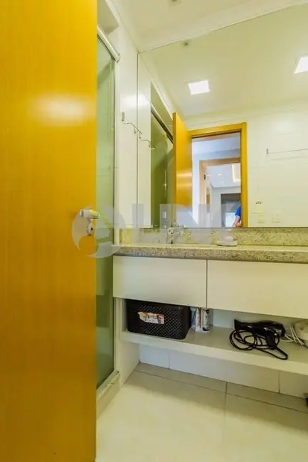 Apartamento com 2 quartos à venda, 70m2 em Menino Deus, Porto Alegre - RS - imagem 8 Foto 8 de Apartamento com 2 quartos à venda, 70m2 em Menino Deus, Porto Alegre - RS