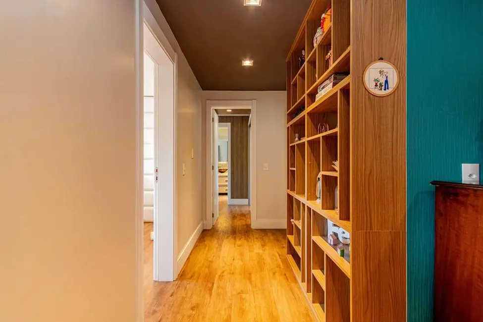 Apartamento com 3 quartos à venda, 199m2 em Jardim do Salso, Porto Alegre - RS - imagem 4 Foto 4 de Apartamento com 3 quartos à venda, 199m2 em Jardim do Salso, Porto Alegre - RS