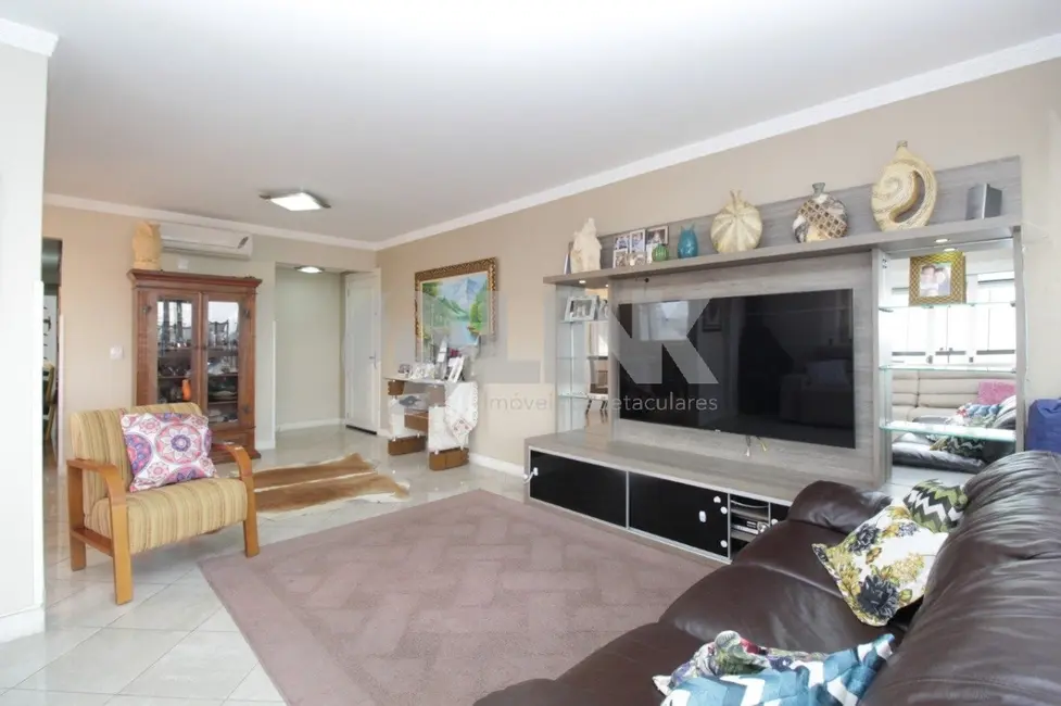 Foto 4 de Apartamento com 3 quartos à venda, 138m2 em Jardim Lindóia, Porto Alegre - RS