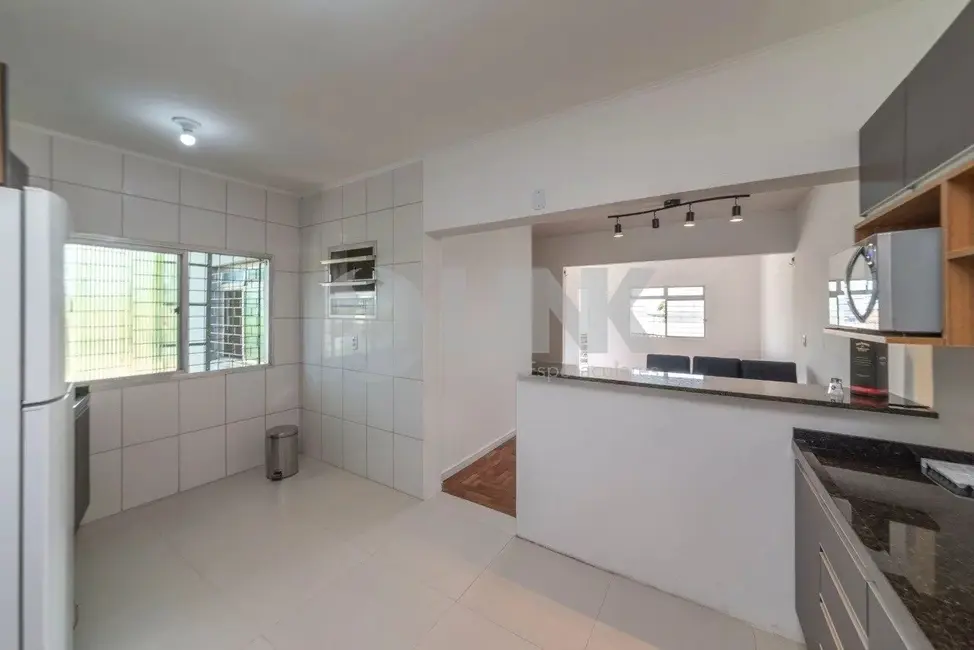 Foto 3 de Casa com 3 quartos à venda, 250m2 em Vila Jardim, Porto Alegre - RS