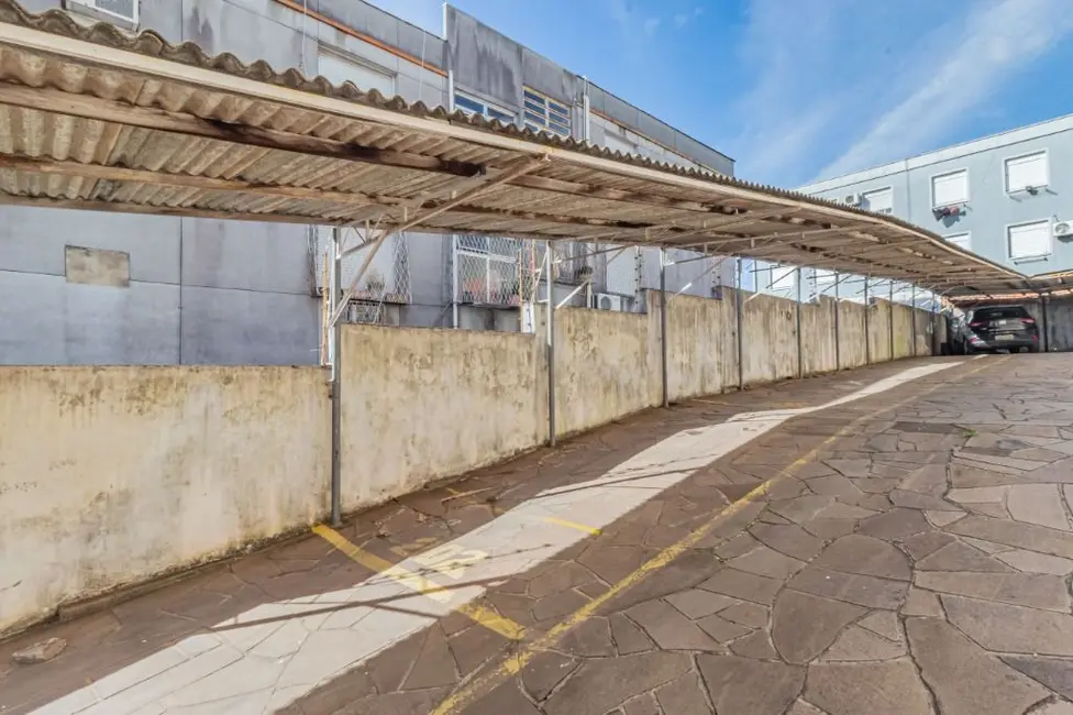 Foto 4 de Apartamento com 2 quartos à venda, 85m2 em São Sebastião, Porto Alegre - RS