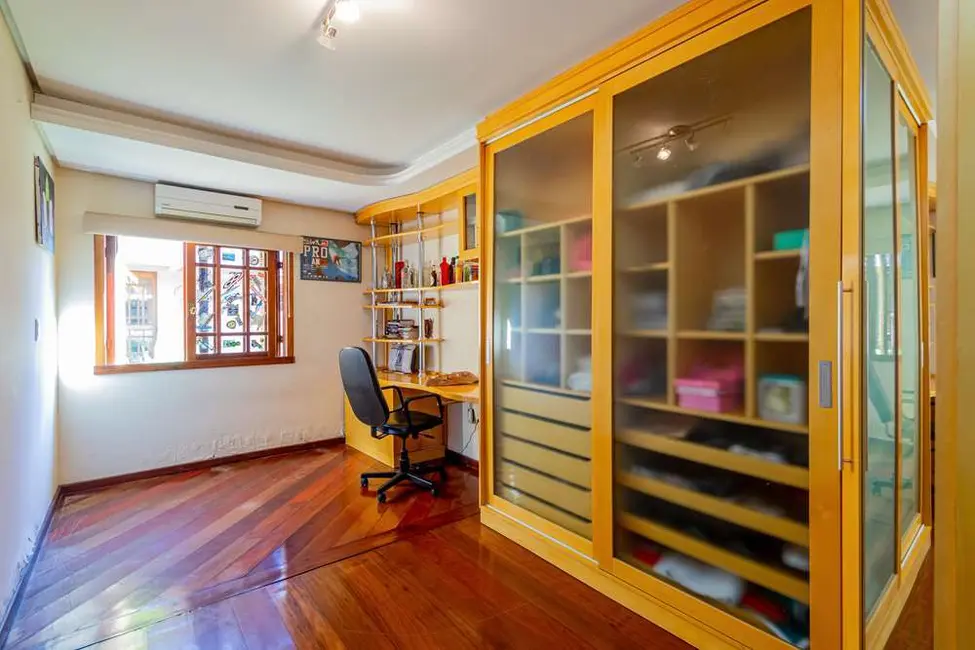 Foto 9 de Casa com 6 quartos à venda, 374m2 em Tristeza, Porto Alegre - RS