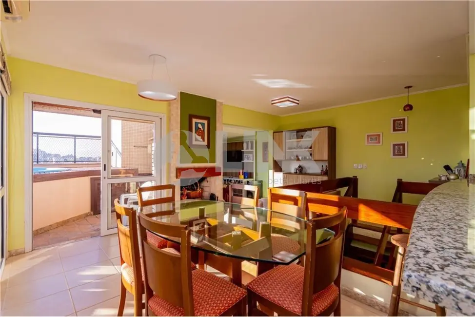 Apartamento com 3 quartos à venda, 200m2 em Menino Deus, Porto Alegre - RS - imagem 8 Foto 8 de Apartamento com 3 quartos à venda, 200m2 em Menino Deus, Porto Alegre - RS