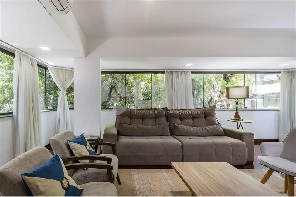 Apartamento com 3 quartos à venda, 258m2 em Mont Serrat, Porto Alegre - RS - imagem 6 Foto 6 de Apartamento com 3 quartos à venda, 258m2 em Mont Serrat, Porto Alegre - RS