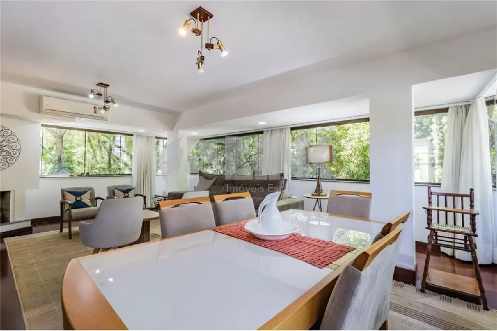 Apartamento com 3 quartos à venda, 258m2 em Mont Serrat, Porto Alegre - RS - imagem 3 Foto 3 de Apartamento com 3 quartos à venda, 258m2 em Mont Serrat, Porto Alegre - RS