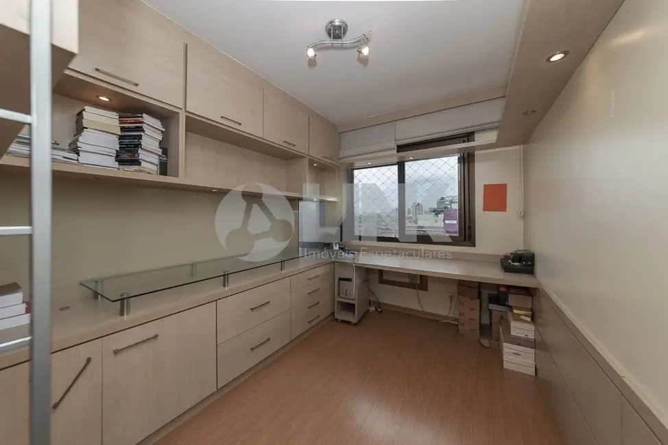 Apartamento com 3 quartos à venda, 86m2 em Praia de Belas, Porto Alegre - RS - imagem 8 Foto 8 de Apartamento com 3 quartos à venda, 86m2 em Praia de Belas, Porto Alegre - RS