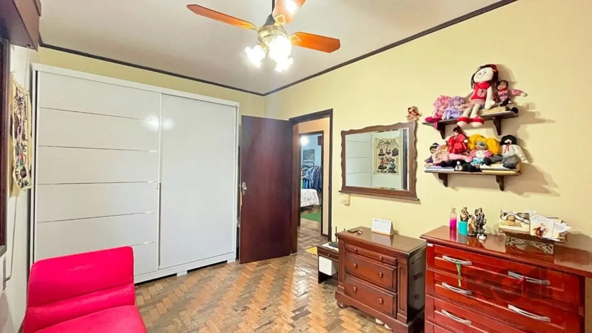 Casa com 3 quartos à venda, 276m2 em Santa Tereza, Porto Alegre - RS - imagem 6 Foto 6 de Casa com 3 quartos à venda, 276m2 em Santa Tereza, Porto Alegre - RS