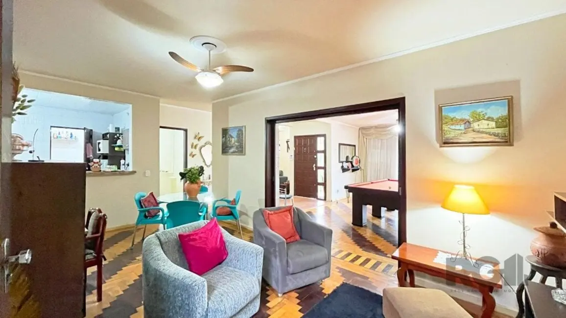 Casa com 3 quartos à venda, 276m2 em Santa Tereza, Porto Alegre - RS - imagem 3 Foto 3 de Casa com 3 quartos à venda, 276m2 em Santa Tereza, Porto Alegre - RS