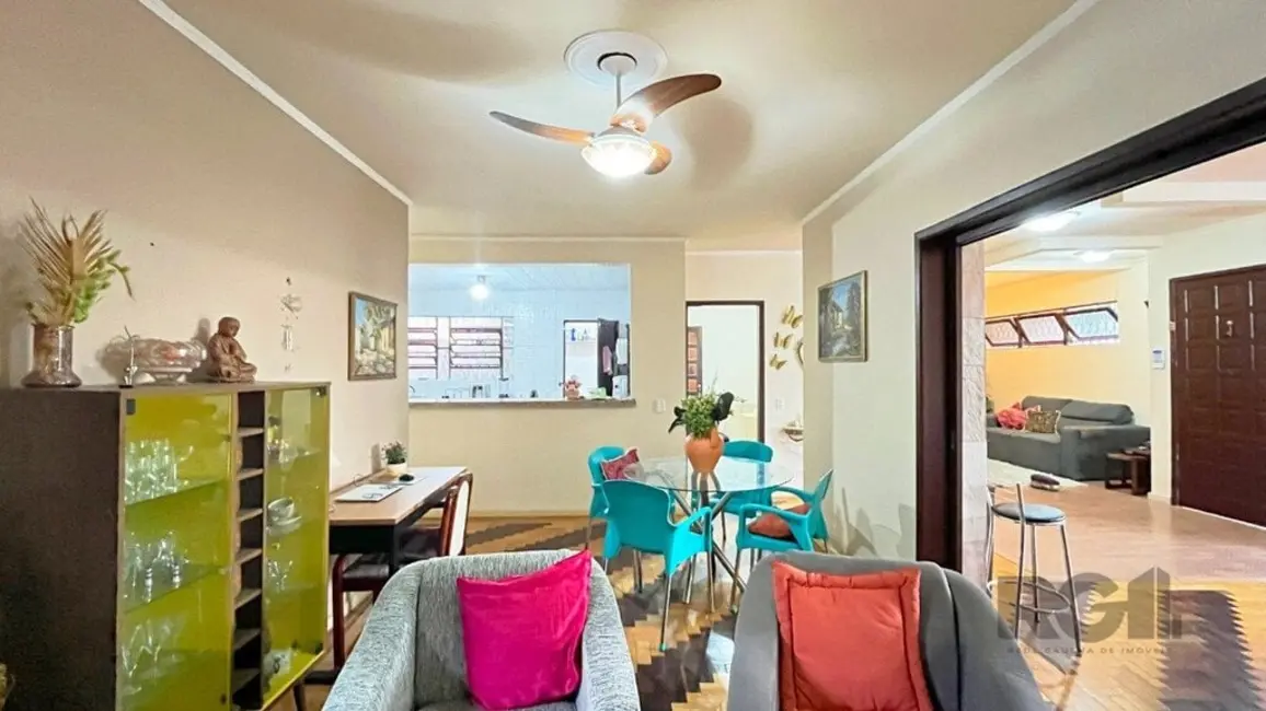 Casa com 3 quartos à venda, 276m2 em Santa Tereza, Porto Alegre - RS - imagem 4 Foto 4 de Casa com 3 quartos à venda, 276m2 em Santa Tereza, Porto Alegre - RS
