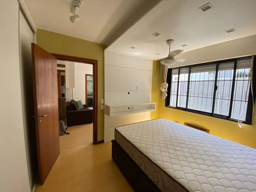 Foto 4 de Apartamento com 1 quarto à venda, 38m2 em Rio Branco, Porto Alegre - RS