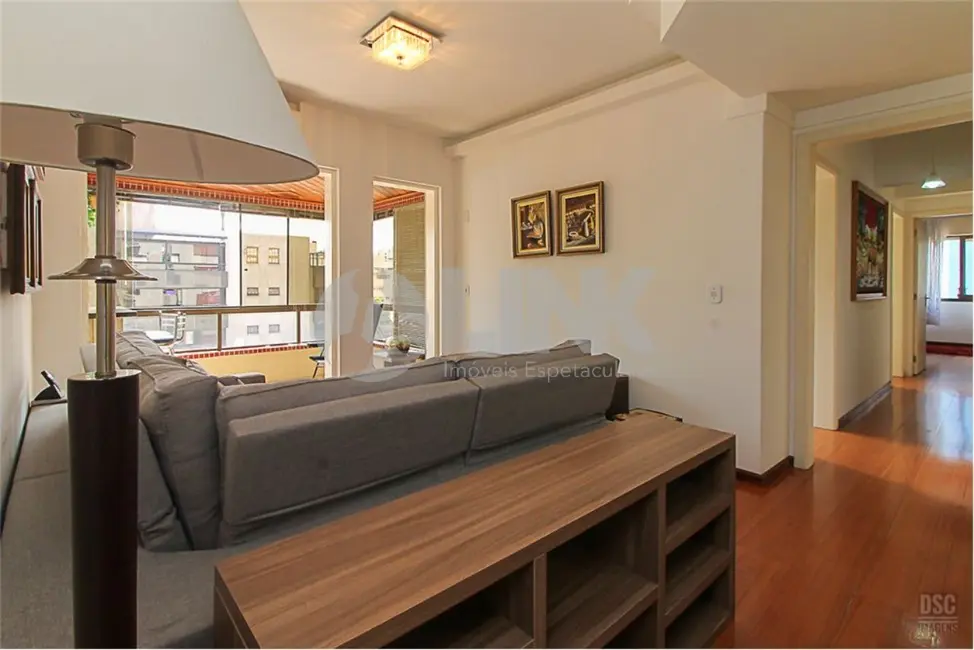 Apartamento com 3 quartos à venda, 102m2 em Menino Deus, Porto Alegre - RS - imagem 8 Foto 8 de Apartamento com 3 quartos à venda, 102m2 em Menino Deus, Porto Alegre - RS