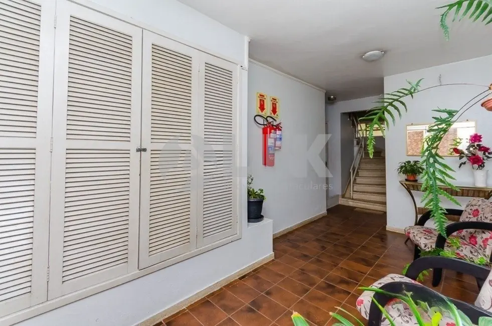 Apartamento com 2 quartos à venda, 51m2 em Passo da Areia, Porto Alegre - RS - imagem 5 Foto 5 de Apartamento com 2 quartos à venda, 51m2 em Passo da Areia, Porto Alegre - RS
