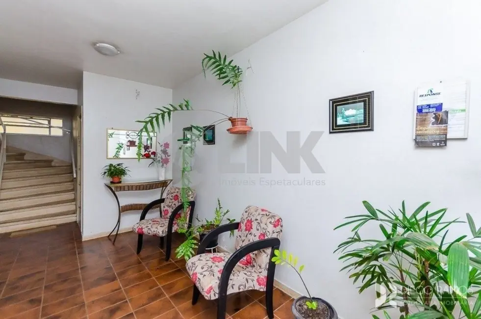 Apartamento com 2 quartos à venda, 51m2 em Passo da Areia, Porto Alegre - RS - imagem 4 Foto 4 de Apartamento com 2 quartos à venda, 51m2 em Passo da Areia, Porto Alegre - RS