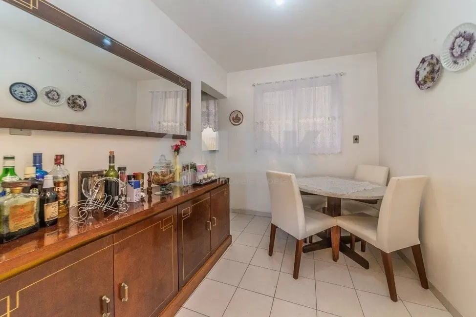 Foto 4 de Apartamento com 2 quartos à venda, 74m2 em Vila Ipiranga, Porto Alegre - RS