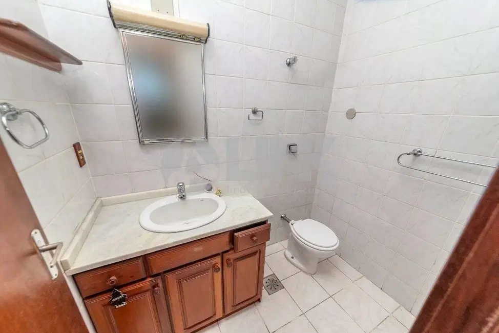 Casa com 3 quartos à venda, 231m2 em Três Figueiras, Porto Alegre - RS - imagem 6 Foto 6 de Casa com 3 quartos à venda, 231m2 em Três Figueiras, Porto Alegre - RS