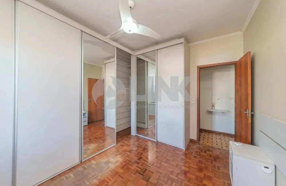 Casa com 3 quartos à venda, 231m2 em Três Figueiras, Porto Alegre - RS - imagem 8 Foto 8 de Casa com 3 quartos à venda, 231m2 em Três Figueiras, Porto Alegre - RS