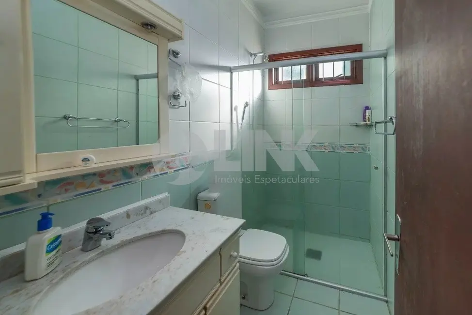 Casa com 3 quartos à venda, 231m2 em Três Figueiras, Porto Alegre - RS - imagem 5 Foto 5 de Casa com 3 quartos à venda, 231m2 em Três Figueiras, Porto Alegre - RS