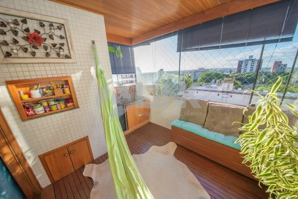 Apartamento com 3 quartos à venda, 96m2 em Higienópolis, Porto Alegre - RS - imagem 8 Foto 8 de Apartamento com 3 quartos à venda, 96m2 em Higienópolis, Porto Alegre - RS