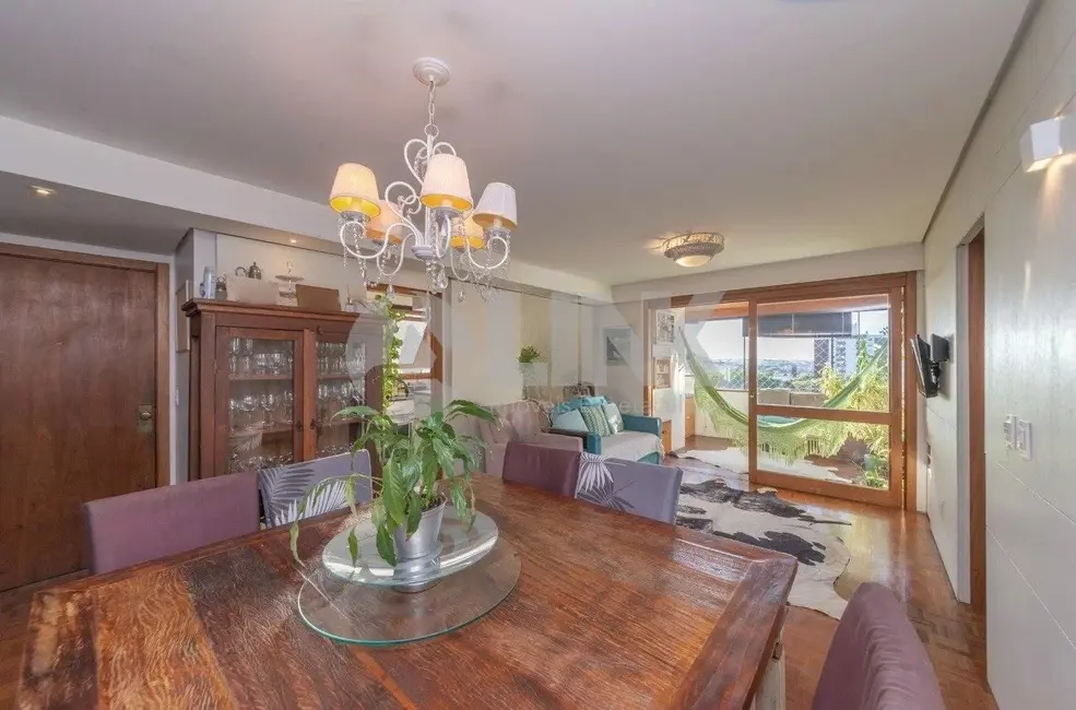 Apartamento com 3 quartos à venda, 96m2 em Higienópolis, Porto Alegre - RS - imagem 5 Foto 5 de Apartamento com 3 quartos à venda, 96m2 em Higienópolis, Porto Alegre - RS