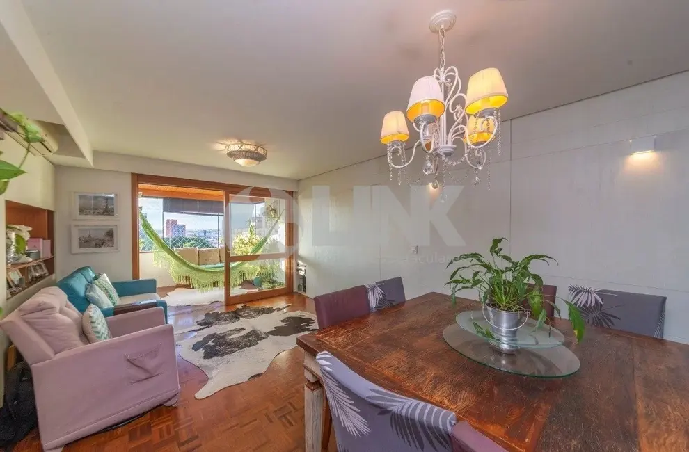 Apartamento com 3 quartos à venda, 96m2 em Higienópolis, Porto Alegre - RS - imagem 6 Foto 6 de Apartamento com 3 quartos à venda, 96m2 em Higienópolis, Porto Alegre - RS