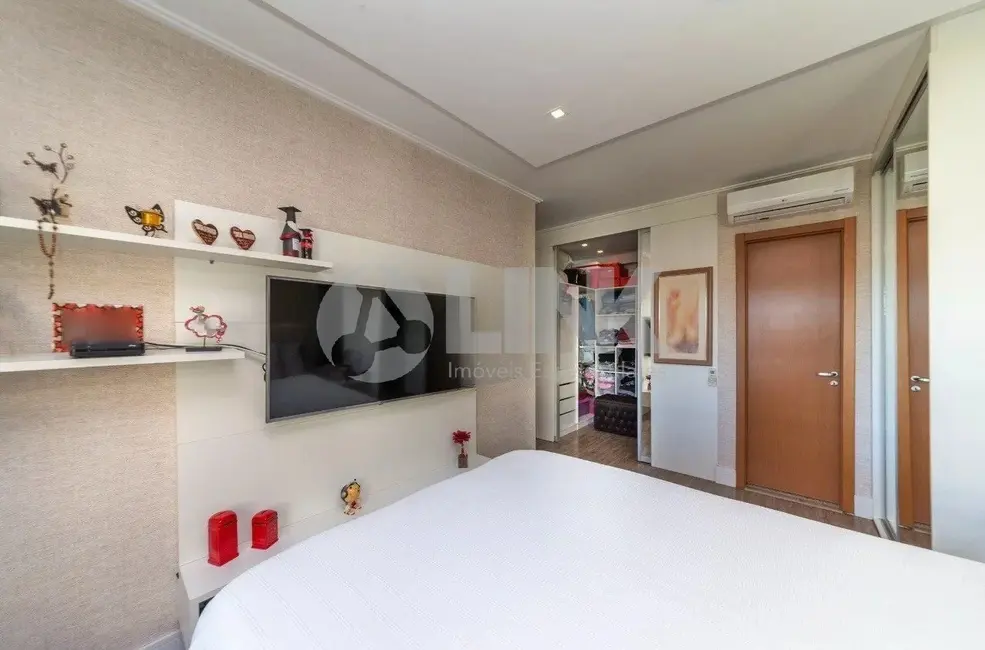 Foto 9 de Apartamento com 3 quartos à venda, 105m2 em Cavalhada, Porto Alegre - RS