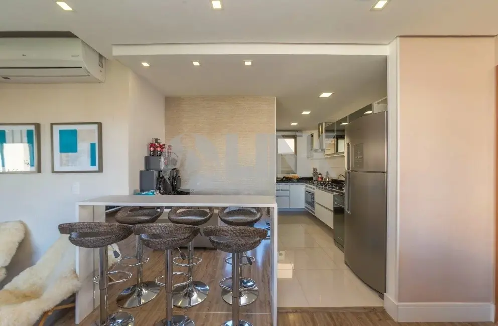 Foto 5 de Apartamento com 3 quartos à venda, 105m2 em Cavalhada, Porto Alegre - RS