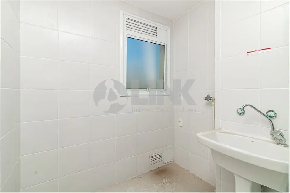 Apartamento com 3 quartos à venda, 82m2 em Passo da Areia, Porto Alegre - RS - imagem 9 Foto 9 de Apartamento com 3 quartos à venda, 82m2 em Passo da Areia, Porto Alegre - RS