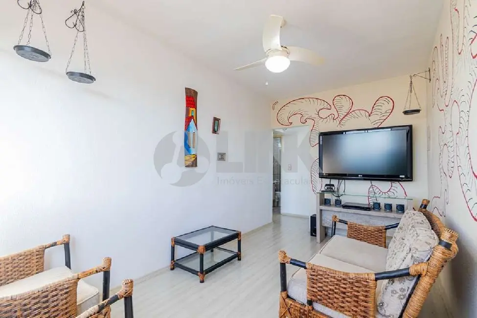 Foto 2 de Apartamento com 3 quartos à venda, 65m2 em Santo Antônio, Porto Alegre - RS