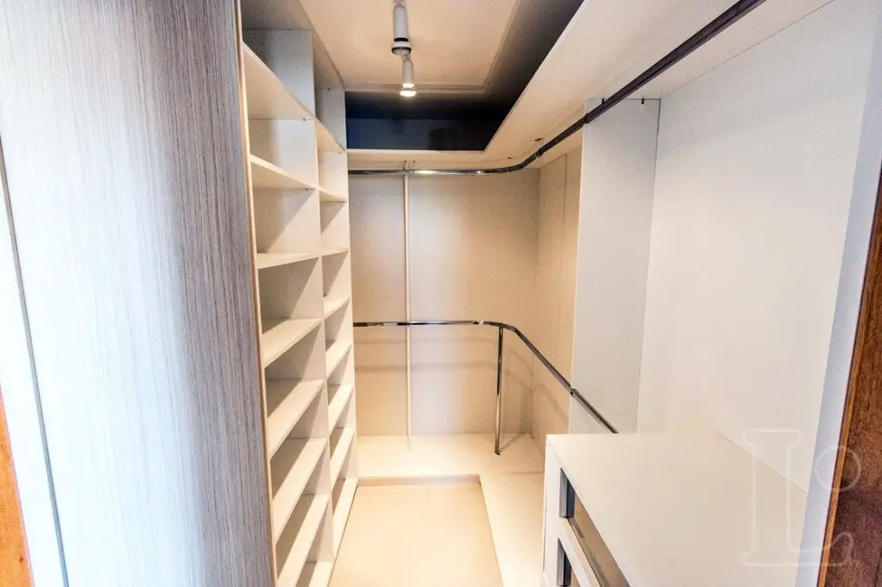 Casa com 3 quartos à venda, 244m2 em Espírito Santo, Porto Alegre - RS - imagem 4 Foto 4 de Casa com 3 quartos à venda, 244m2 em Espírito Santo, Porto Alegre - RS