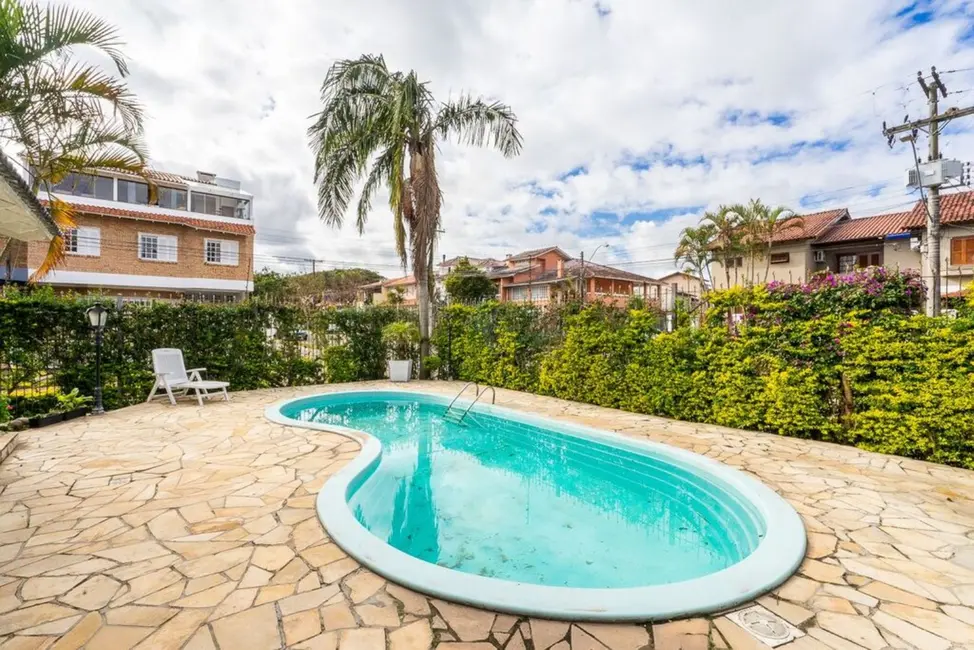 Casa com 4 quartos à venda, 285m2 em Espírito Santo, Porto Alegre - RS - imagem 2 Foto 2 de Casa com 4 quartos à venda, 285m2 em Espírito Santo, Porto Alegre - RS