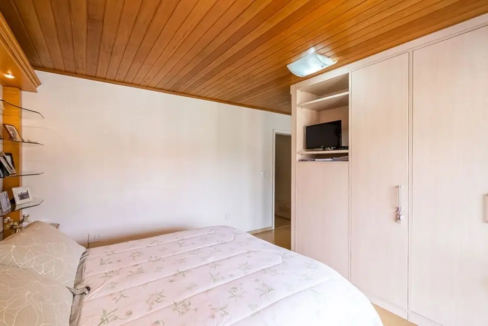 Casa com 4 quartos à venda, 285m2 em Espírito Santo, Porto Alegre - RS - imagem 6 Foto 6 de Casa com 4 quartos à venda, 285m2 em Espírito Santo, Porto Alegre - RS