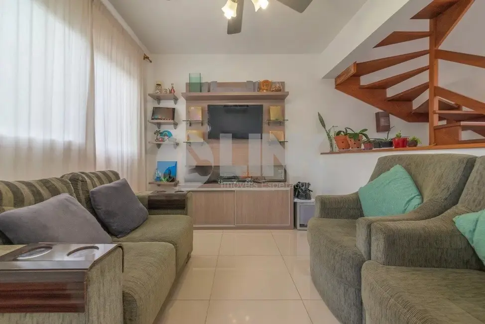 Foto 4 de Casa de Condomínio com 3 quartos à venda, 130m2 em Ipanema, Porto Alegre - RS