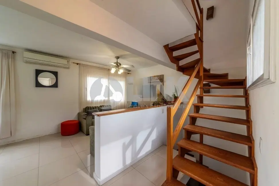 Foto 6 de Casa de Condomínio com 3 quartos à venda, 130m2 em Ipanema, Porto Alegre - RS