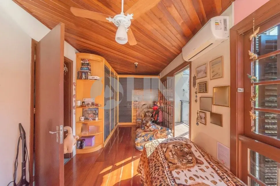 Foto 5 de Casa com 4 quartos à venda, 299m2 em Santana, Porto Alegre - RS