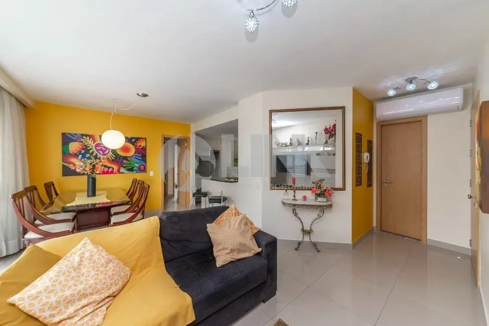 Apartamento com 3 quartos à venda, 105m2 em Passo da Areia, Porto Alegre - RS - imagem 5 Foto 5 de Apartamento com 3 quartos à venda, 105m2 em Passo da Areia, Porto Alegre - RS