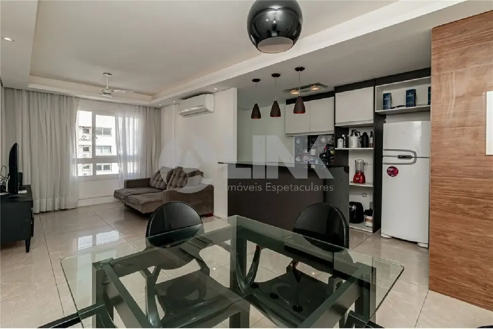 Foto 3 de Apartamento com 2 quartos à venda, 66m2 em São Sebastião, Porto Alegre - RS