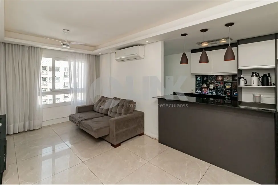 Foto 1 de Apartamento com 2 quartos à venda, 66m2 em São Sebastião, Porto Alegre - RS