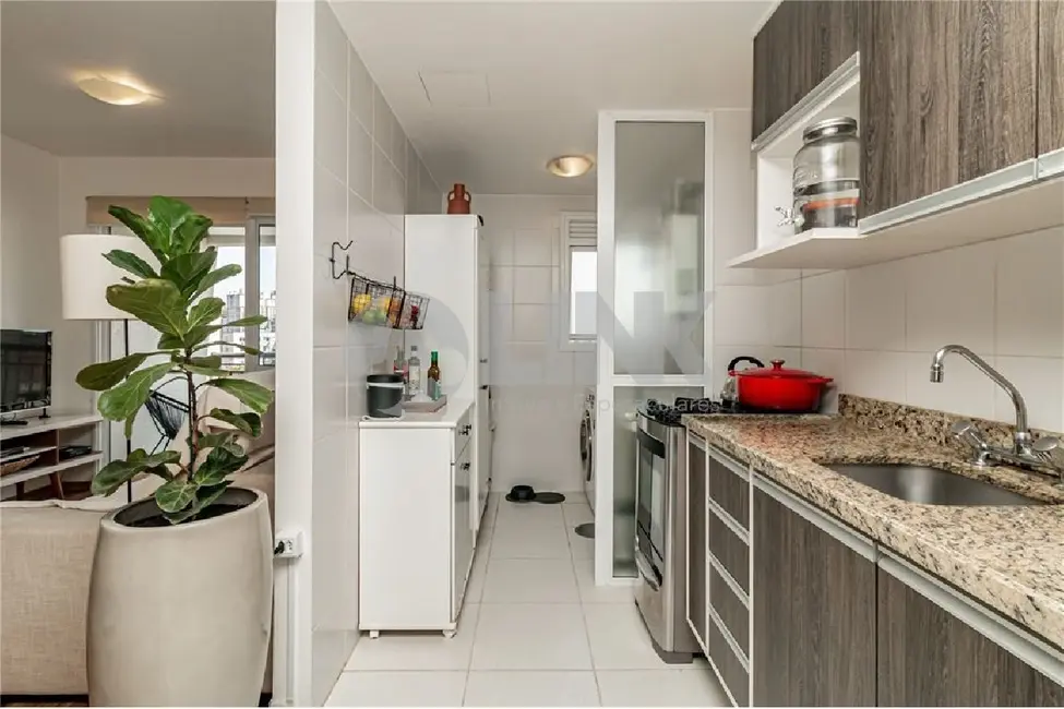 Foto 9 de Apartamento com 2 quartos à venda, 68m2 em Passo da Areia, Porto Alegre - RS