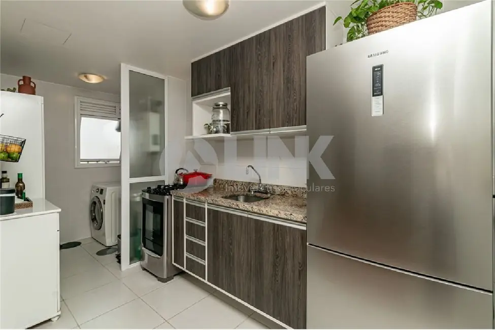 Foto 8 de Apartamento com 2 quartos à venda, 68m2 em Passo da Areia, Porto Alegre - RS