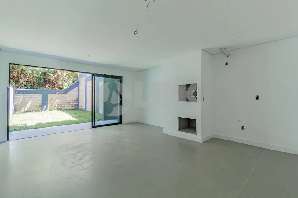 Casa com 3 quartos à venda, 210m2 em Chácara das Pedras, Porto Alegre - RS - imagem 4 Foto 4 de Casa com 3 quartos à venda, 210m2 em Chácara das Pedras, Porto Alegre - RS