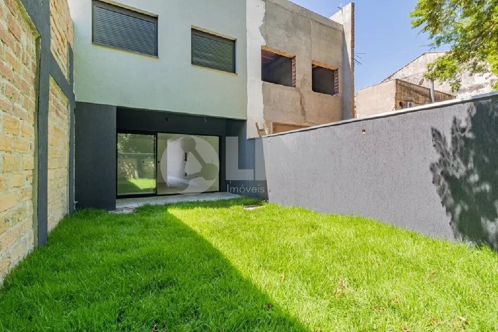 Casa com 3 quartos à venda, 210m2 em Chácara das Pedras, Porto Alegre - RS - imagem 9 Foto 9 de Casa com 3 quartos à venda, 210m2 em Chácara das Pedras, Porto Alegre - RS