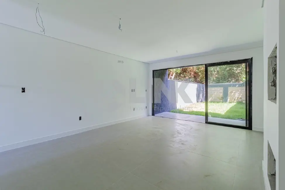 Casa com 3 quartos à venda, 210m2 em Chácara das Pedras, Porto Alegre - RS - imagem 6 Foto 6 de Casa com 3 quartos à venda, 210m2 em Chácara das Pedras, Porto Alegre - RS