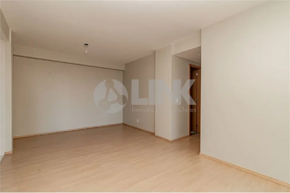 Apartamento com 3 quartos à venda, 82m2 em Passo da Areia, Porto Alegre - RS - imagem 7 Foto 7 de Apartamento com 3 quartos à venda, 82m2 em Passo da Areia, Porto Alegre - RS