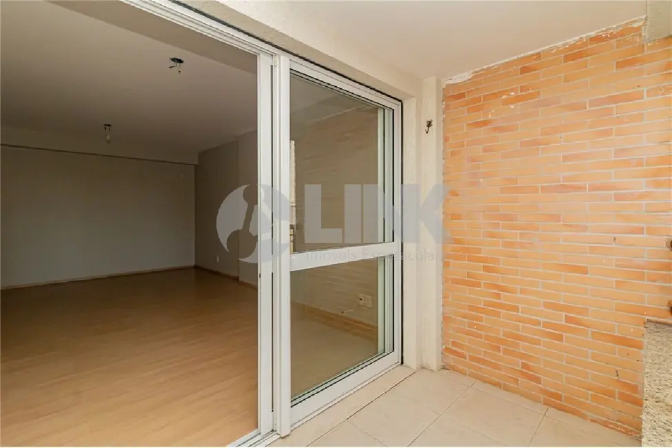 Apartamento com 3 quartos à venda, 82m2 em Passo da Areia, Porto Alegre - RS - imagem 5 Foto 5 de Apartamento com 3 quartos à venda, 82m2 em Passo da Areia, Porto Alegre - RS