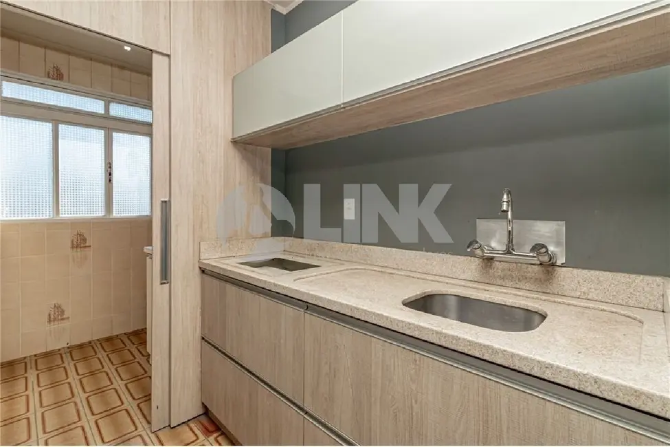 Foto 5 de Apartamento com 2 quartos à venda, 112m2 em Passo da Areia, Porto Alegre - RS